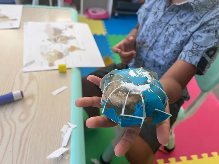 Earth science in small hands